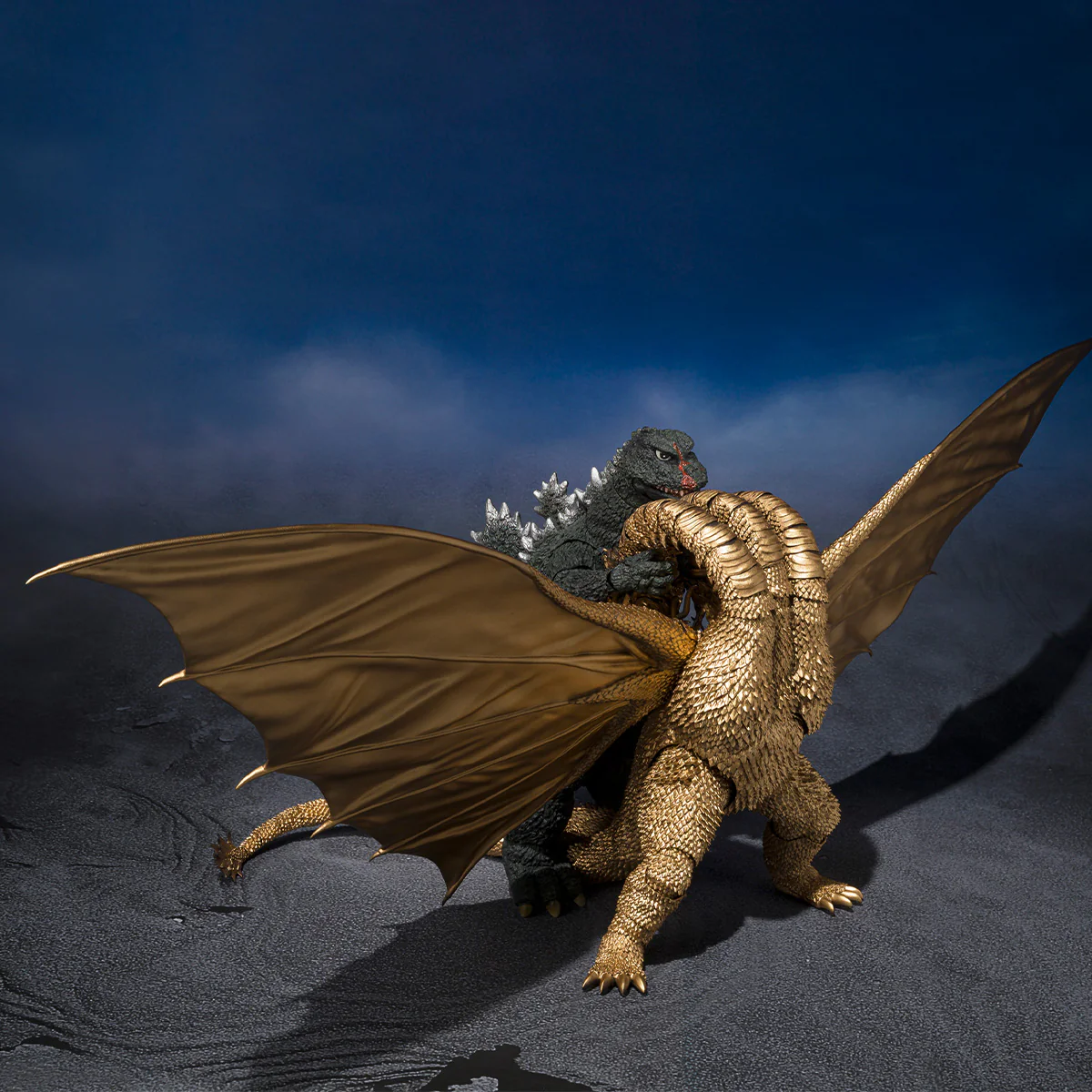 S.H.MonsterArts King Ghidorah (1972) Figure - Image 6