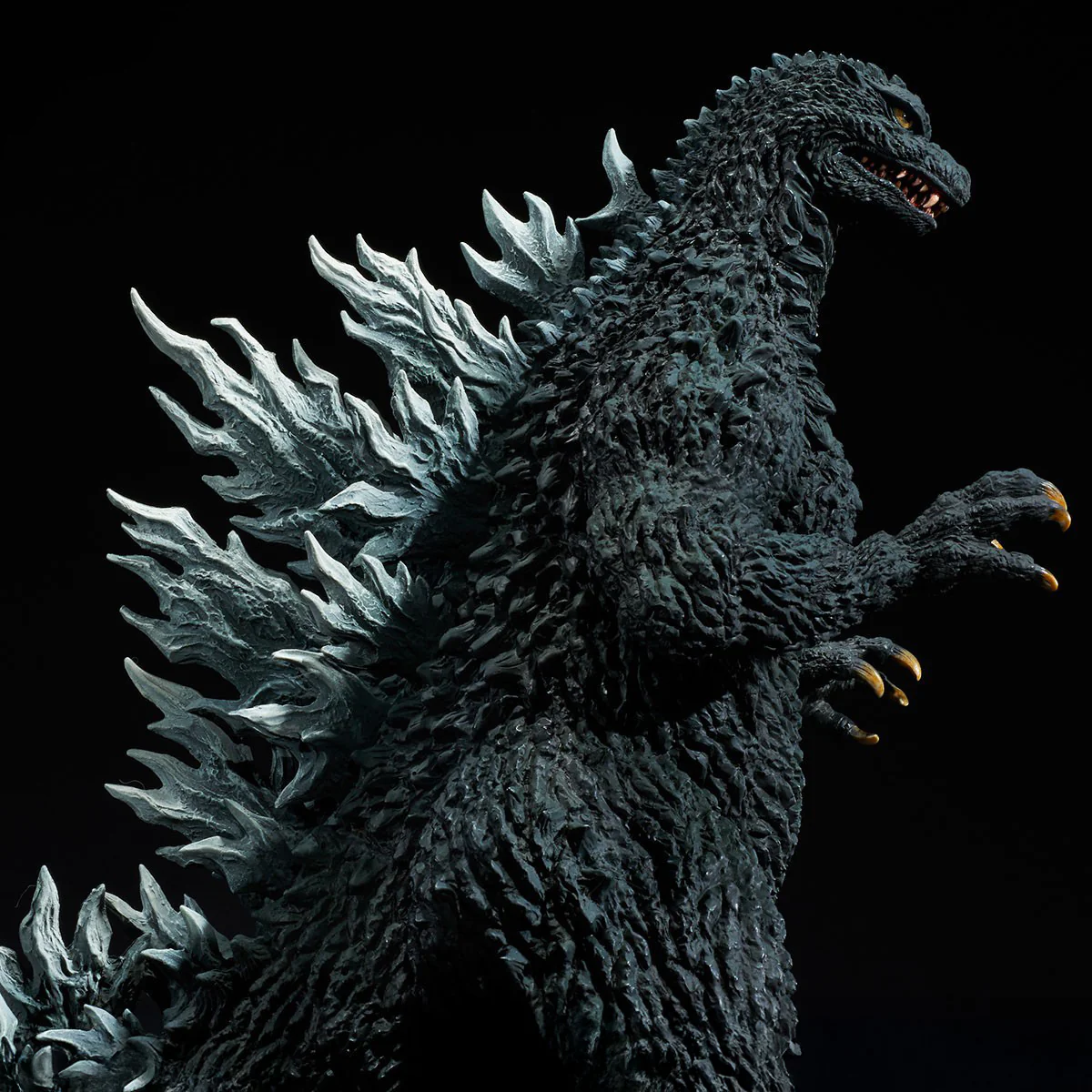 Toho 30cm Series Yuji Sakai Sculpt Collection Godzilla (2002) Battle in the Storm Figure - Image 3