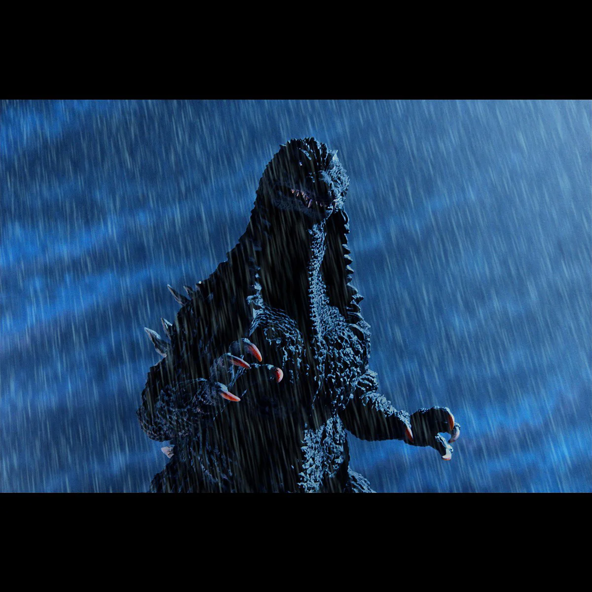 Toho 30cm Series Yuji Sakai Sculpt Collection Godzilla (2002) Battle in the Storm Figure - Image 5